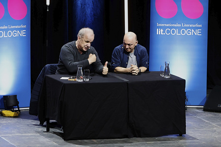 Hubertus Meyer-Burckhardt und Bernhard Hoëcker auf der lit.Cologne 2024 in Köln