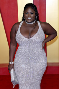 Vanity Fair Oscar Party 2024 in Beverly Hills