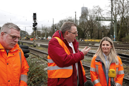 Pressetermin zu den Arbeiten am Elektronischen Stellwerk in Köln