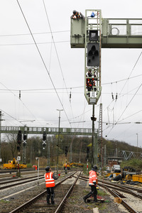 Pressetermin zu den Arbeiten am Elektronischen Stellwerk in Köl