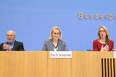 Bundespressekonferenz zur Stellungnahme 'Klimagerechtigkeit' des Deutschen Ethikrats in Berlin