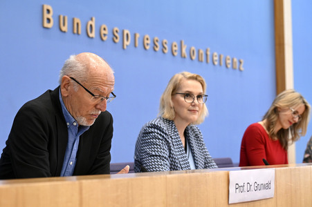 Bundespressekonferenz zur Stellungnahme 'Klimagerechtigkeit' des Deutschen Ethikrats in Berlin