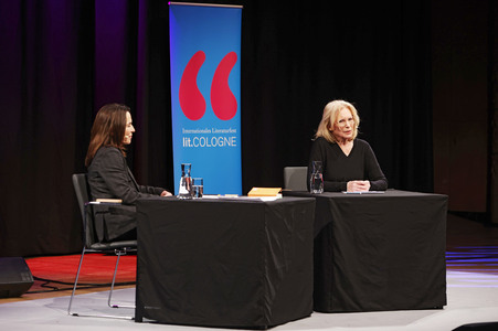 Maren Kroymann und Anne Will  auf der lit.Cologne 2024 in Köln