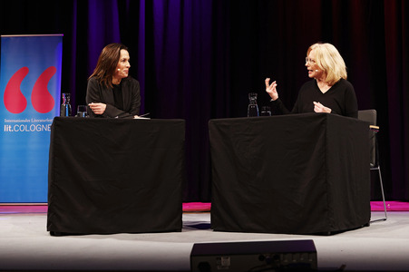 Maren Kroymann und Anne Will  auf der lit.Cologne 2024 in Köln