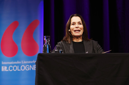 Maren Kroymann und Anne Will  auf der lit.Cologne 2024 in Köln