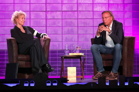 Katja Riemann und Harald Welzer auf der lit.Cologne 2024 in Köln