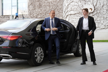 Empfang des Ministerpräsidenten von Polen und des Staatspräsidenten der Französischen Republik in Berlin