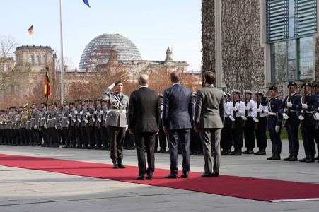 Empfang des Ministerpräsidenten von Polen und des Staatspräsidenten der Französischen Republik in Berlin