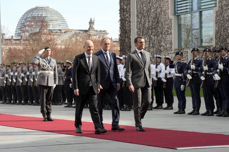 Empfang des Ministerpräsidenten von Polen und des Staatspräsidenten der Französischen Republik in Berlin