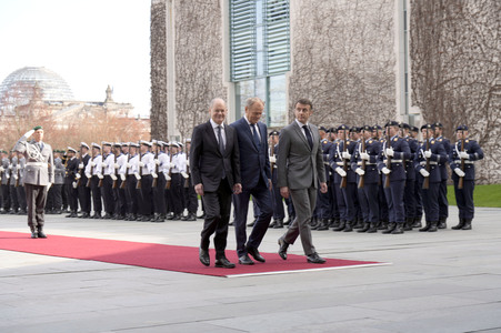 Empfang des Ministerpräsidenten von Polen und des Staatspräsidenten der Französischen Republik in Berlin