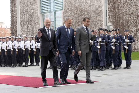 Empfang des Ministerpräsidenten von Polen und des Staatspräsidenten der Französischen Republik in Berlin