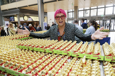 Charity Osterhasen Verkauf in Hamburg