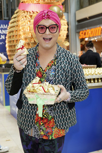 Charity Osterhasen Verkauf in Hamburg