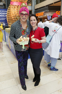 Charity Osterhasen Verkauf in Hamburg