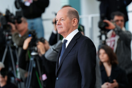 Pressestatement von Emmanuel Macron, Donald Tusk und Olaf Scholz in Berlin