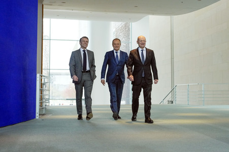 Pressestatement von Emmanuel Macron, Donald Tusk und Olaf Scholz in Berlin