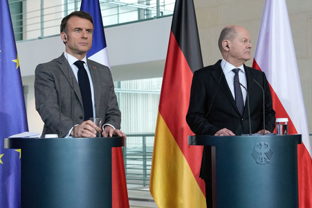 Pressestatement von Emmanuel Macron, Donald Tusk und Olaf Scholz in Berlin