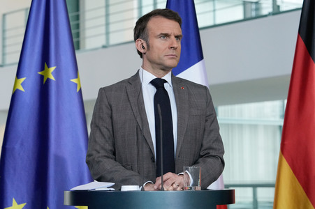 Pressestatement von Emmanuel Macron, Donald Tusk und Olaf Scholz in Berlin