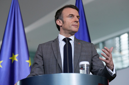 Pressestatement von Emmanuel Macron, Donald Tusk und Olaf Scholz in Berlin