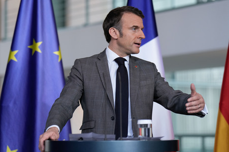 Pressestatement von Emmanuel Macron, Donald Tusk und Olaf Scholz in Berlin