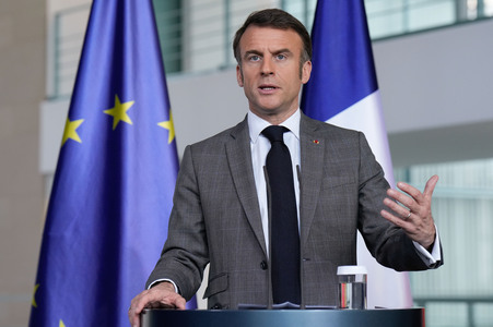 Pressestatement von Emmanuel Macron, Donald Tusk und Olaf Scholz in Berlin