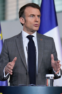 Pressestatement von Emmanuel Macron, Donald Tusk und Olaf Scholz in Berlin