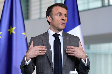 Pressestatement von Emmanuel Macron, Donald Tusk und Olaf Scholz in Berlin