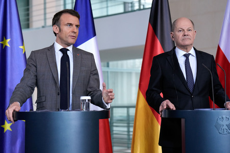 Pressestatement von Emmanuel Macron, Donald Tusk und Olaf Scholz in Berlin