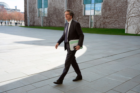 Pressestatement von Emmanuel Macron, Donald Tusk und Olaf Scholz in Berlin