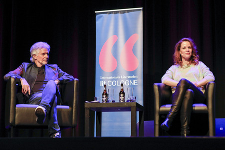 Frank Schätzing und Florence Gaub auf der lit.Cologne 2024 in Köln