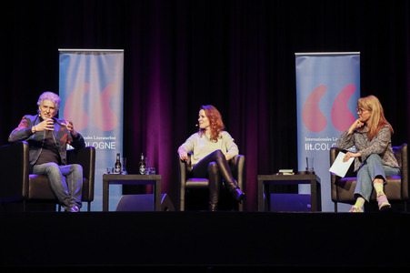 Frank Schätzing und Florence Gaub auf der lit.Cologne 2024 in Köln