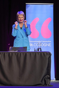 Cordula Stratmann und Bjarne Mädel auf der lit.Cologne 2024 in Köln