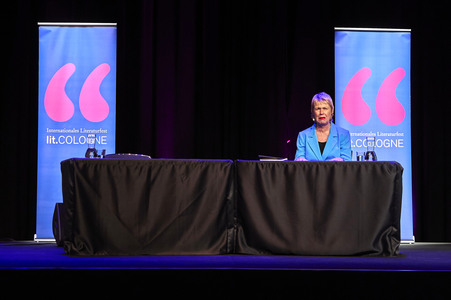 Cordula Stratmann und Bjarne Mädel auf der lit.Cologne 2024 in Köln