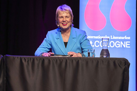 Cordula Stratmann und Bjarne Mädel auf der lit.Cologne 2024 in Köln