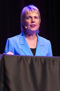 Cordula Stratmann und Bjarne Mädel auf der lit.Cologne 2024 in Köln