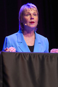 Cordula Stratmann und Bjarne Mädel auf der lit.Cologne 2024 in Köln
