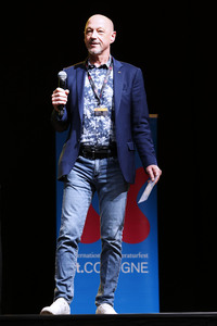 Bjarne Mädel, Angelika Richter und Matthias Brandt auf der lit.Cologne 2024 in Köln