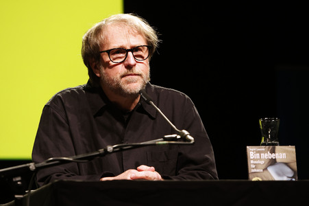 Bjarne Mädel, Angelika Richter und Matthias Brandt auf der lit.Cologne 2024 in Köln