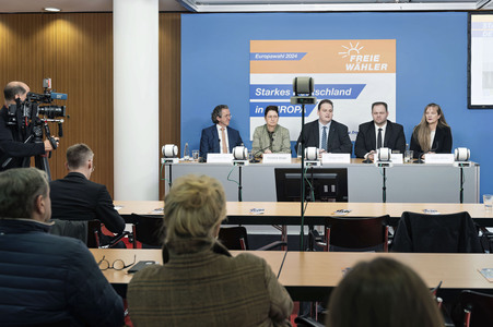 Pressekonferenz der Freien Wähler zur Vorstellung der Europawahlkampagne in Berlin