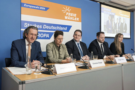 Pressekonferenz der Freien Wähler zur Vorstellung der Europawahlkampagne in Berlin