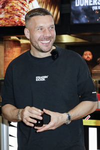 Eröffnung vom Mangal Döner X Lukas Podolski Store in Köln