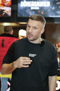 Eröffnung vom Mangal Döner X Lukas Podolski Store in Köln