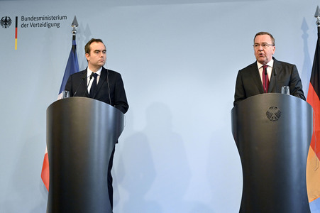 Pressekonferenz mit Sebastien Lecornu und Boris Pistorius in Berlin