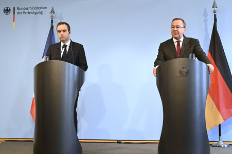 Pressekonferenz mit Sebastien Lecornu und Boris Pistorius in Berlin