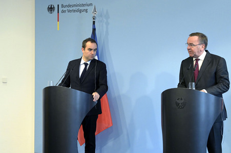Pressekonferenz mit Sebastien Lecornu und Boris Pistorius in Berlin