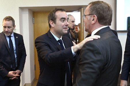 Pressekonferenz mit Sebastien Lecornu und Boris Pistorius in Berlin