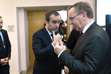 Pressekonferenz mit Sebastien Lecornu und Boris Pistorius in Berlin