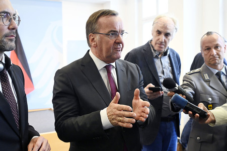 Pressekonferenz mit Sebastien Lecornu und Boris Pistorius in Berlin