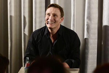 Oliver Masucci auf der Leipziger Buchmesse 2024