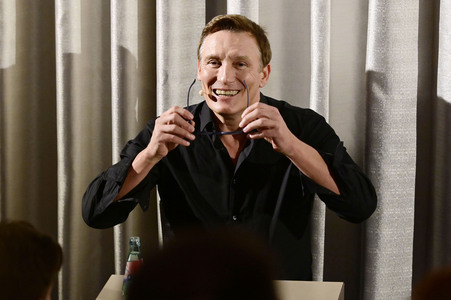 Oliver Masucci auf der Leipziger Buchmesse 2024